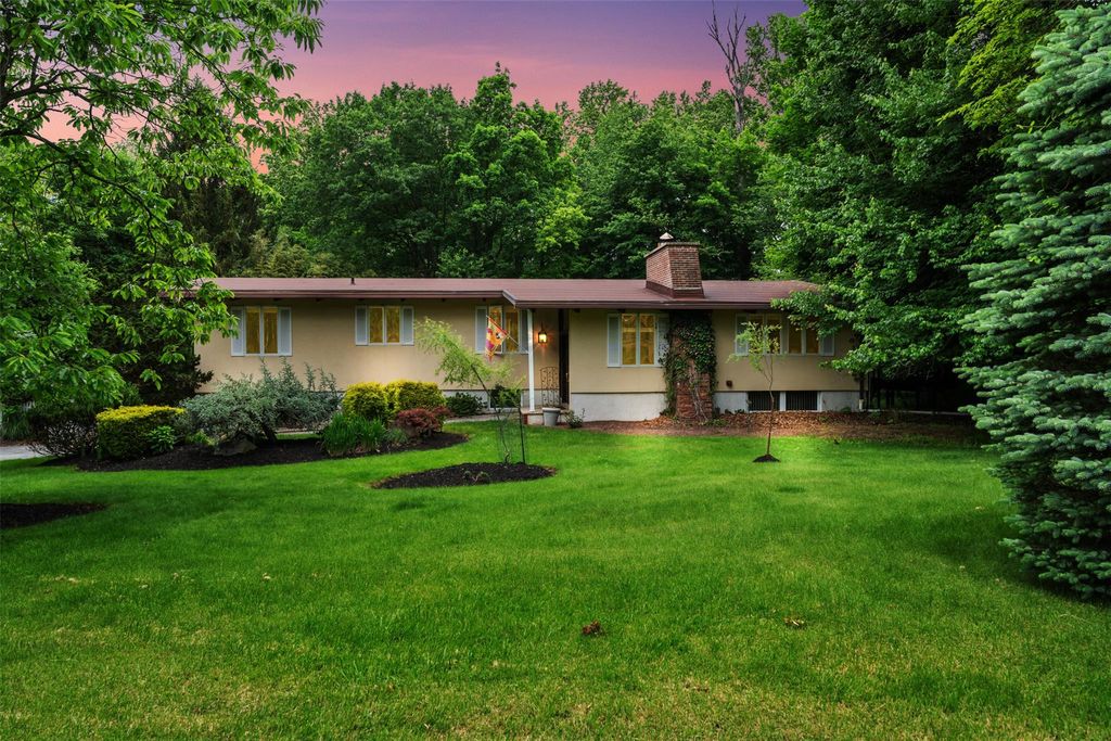 8 Rockford Drive, West Nyack, NY 10994