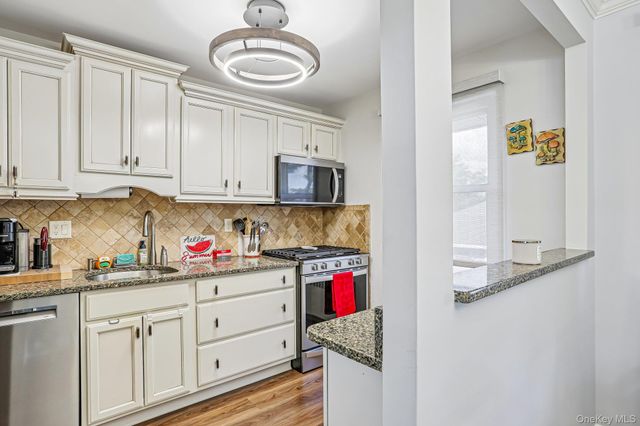 121 N. Broadway 22K, White Plains, NY 10603