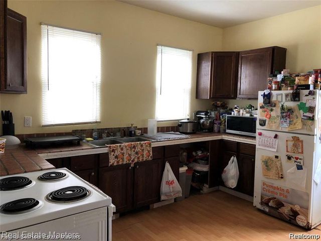 1207 Lapeer Avenue, Port Huron, MI 48060