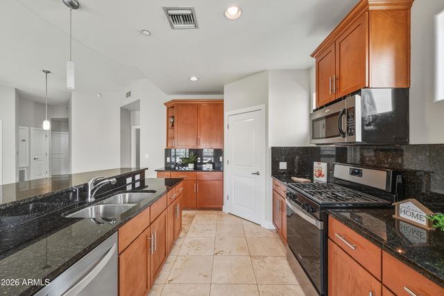 945 E Playa Del Norte Drive 2006, Tempe, AZ 85288