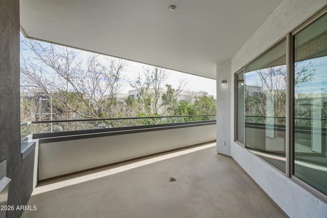 945 E Playa Del Norte Drive 2006, Tempe, AZ 85288