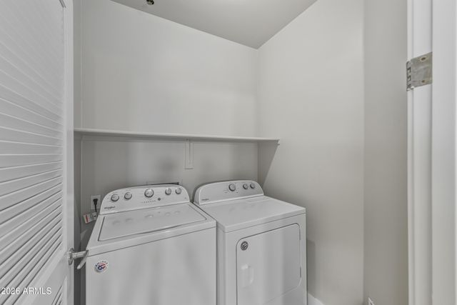 945 E Playa Del Norte Drive 2006, Tempe, AZ 85288