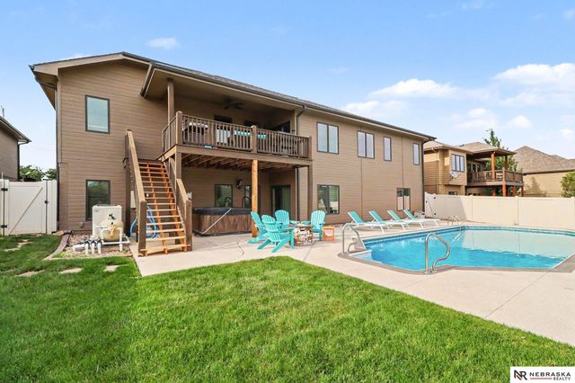 19615 Brookside Lane, Gretna, NE 68028