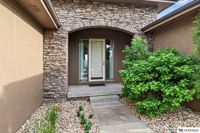 19615 Brookside Lane, Gretna, NE 68028