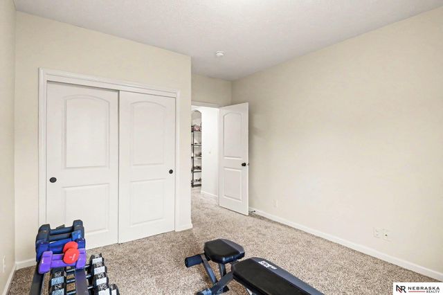 19615 Brookside Lane, Gretna, NE 68028