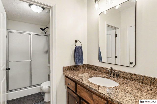 19615 Brookside Lane, Gretna, NE 68028