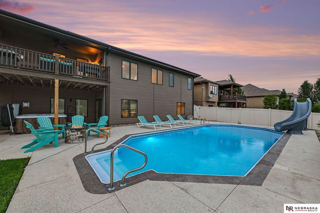 19615 Brookside Lane, Gretna, NE 68028