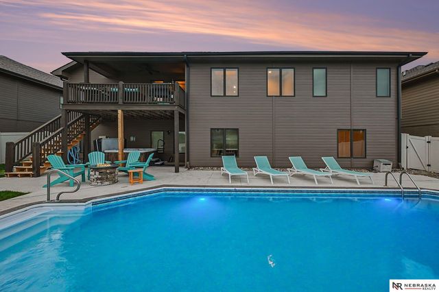 19615 Brookside Lane, Gretna, NE 68028