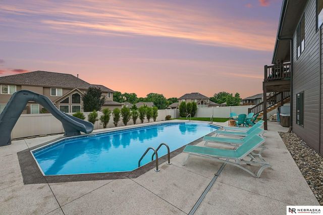 19615 Brookside Lane, Gretna, NE 68028