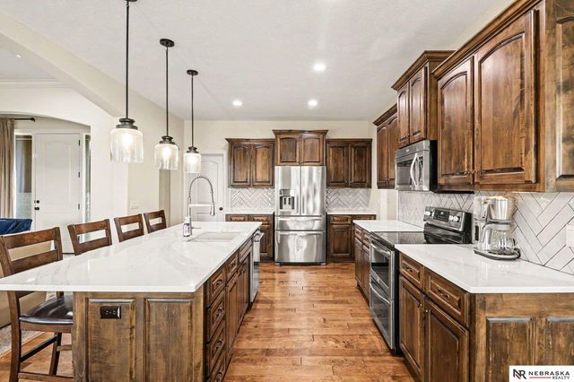 19615 Brookside Lane, Gretna, NE 68028