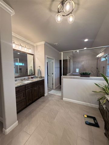 1136 Tremont Lane, Granbury, TX 76049