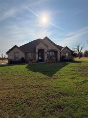 1136 Tremont Lane, Granbury, TX 76049
