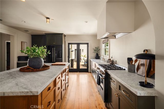 2932 Edgehill Drive, Los Angeles, CA 90018
