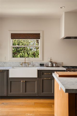 2932 Edgehill Drive, Los Angeles, CA 90018