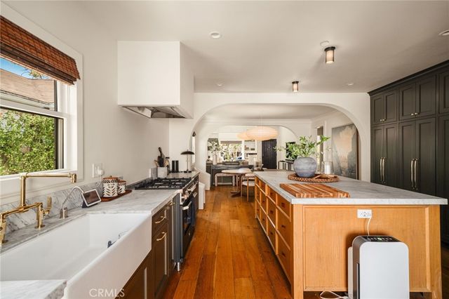 2932 Edgehill Drive, Los Angeles, CA 90018