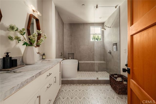 2932 Edgehill Drive, Los Angeles, CA 90018
