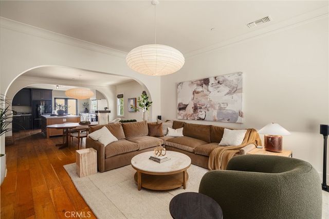 2932 Edgehill Drive, Los Angeles, CA 90018