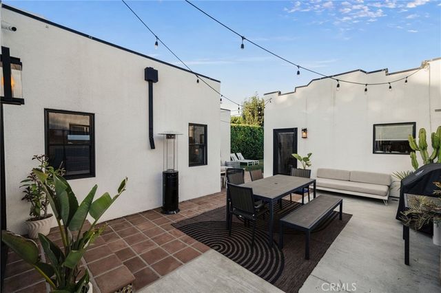 2932 Edgehill Drive, Los Angeles, CA 90018