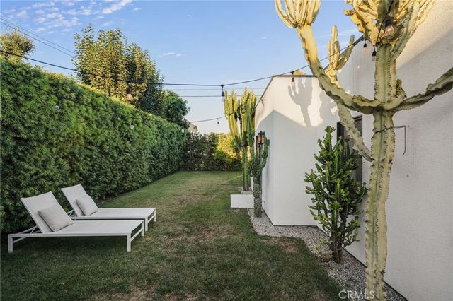 2932 Edgehill Drive, Los Angeles, CA 90018