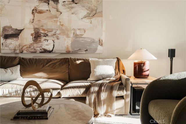 2932 Edgehill Drive, Los Angeles, CA 90018