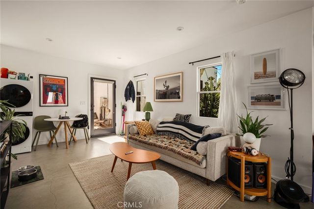 2932 Edgehill Drive, Los Angeles, CA 90018