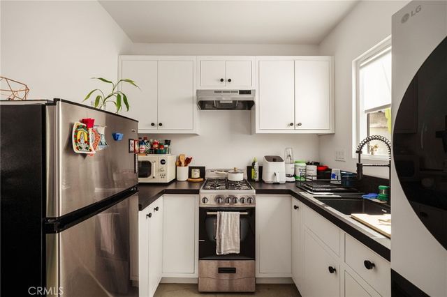 2932 Edgehill Drive, Los Angeles, CA 90018