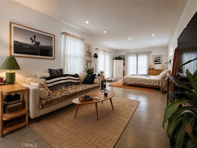 2932 Edgehill Drive, Los Angeles, CA 90018