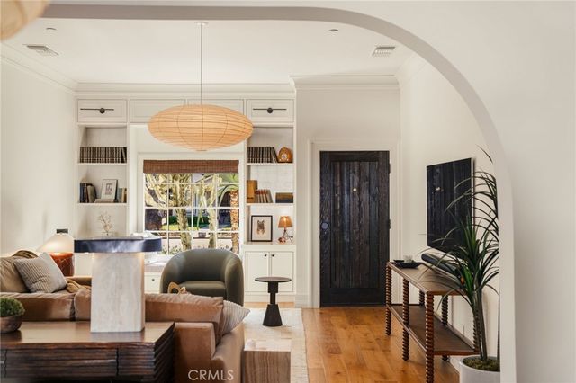 2932 Edgehill Drive, Los Angeles, CA 90018