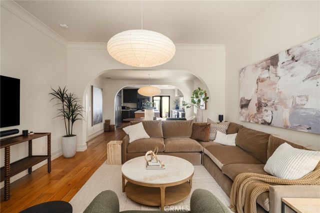 2932 Edgehill Drive, Los Angeles, CA 90018