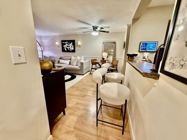 185 Eastern Ave Apt 202, Manchester, NH 03104