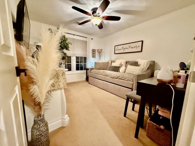 185 Eastern Ave Apt 202, Manchester, NH 03104