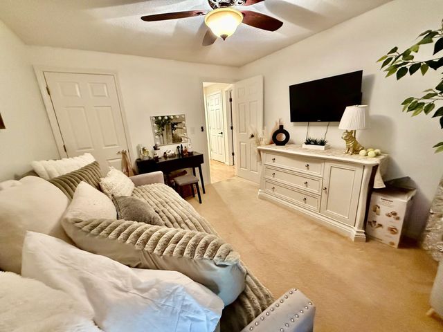 185 Eastern Ave Apt 202, Manchester, NH 03104