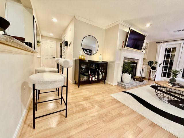 185 Eastern Ave Apt 202, Manchester, NH 03104