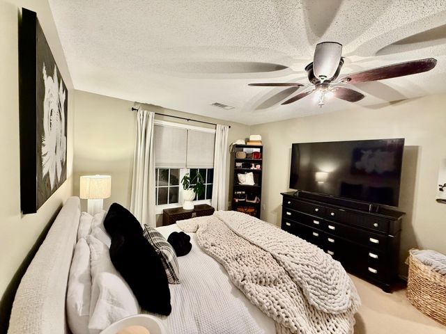 185 Eastern Ave Apt 202, Manchester, NH 03104