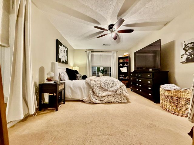 185 Eastern Ave Apt 202, Manchester, NH 03104