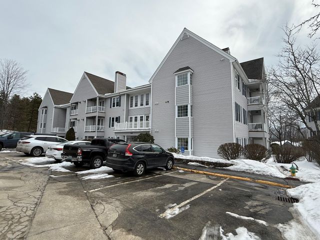 185 Eastern Ave Apt 202, Manchester, NH 03104