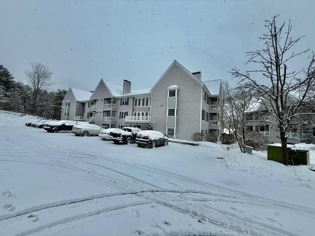 185 Eastern Ave Apt 202, Manchester, NH 03104