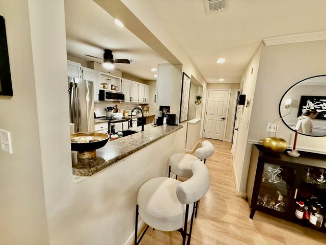 185 Eastern Ave Apt 202, Manchester, NH 03104