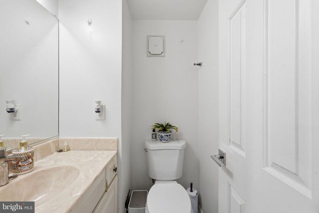 7702 JEWELWEED CT, Springfield, VA 22152
