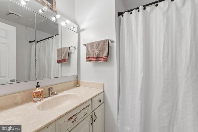 7702 JEWELWEED CT, Springfield, VA 22152
