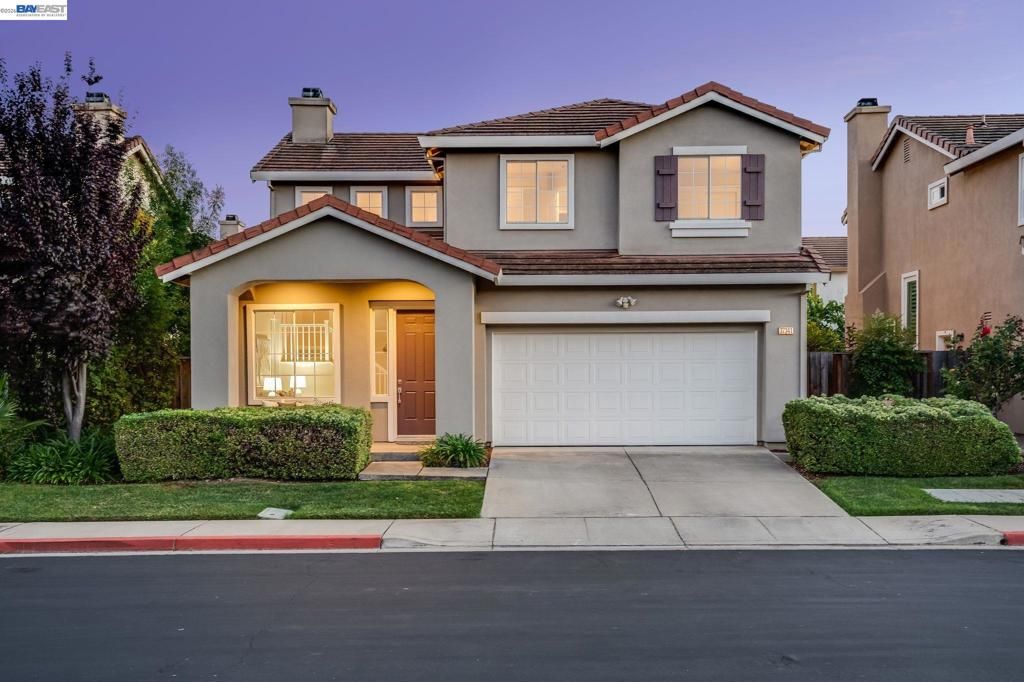 Image 1 of property listing at 37341 Chinaberry Cmn, Fremont, CA 94536