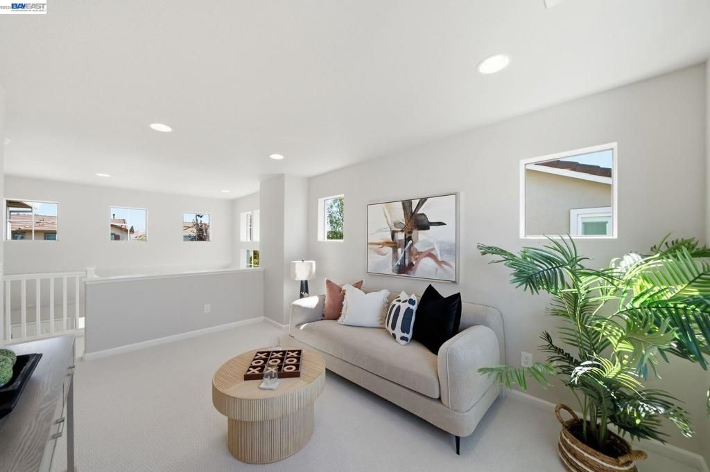 Image 16 of property listing at 37341 Chinaberry Cmn, Fremont, CA 94536