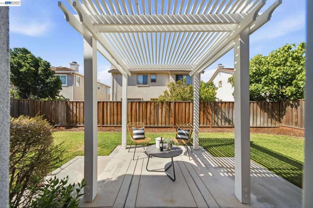 Image 29 of property listing at 37341 Chinaberry Cmn, Fremont, CA 94536