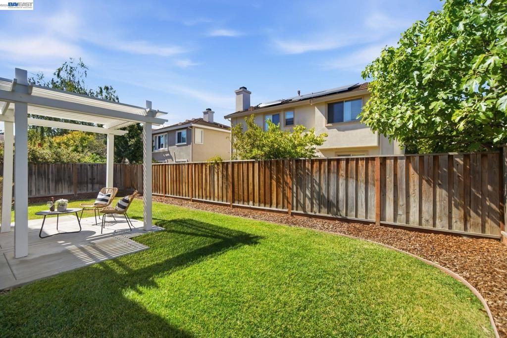 Image 33 of property listing at 37341 Chinaberry Cmn, Fremont, CA 94536