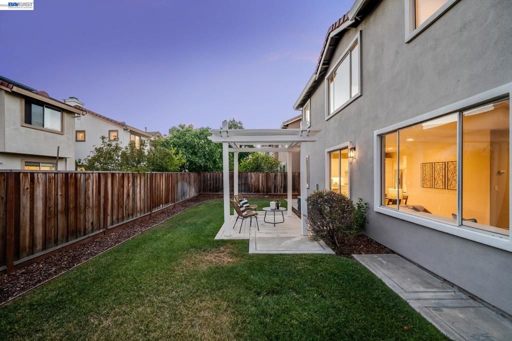 Image 37 of property listing at 37341 Chinaberry Cmn, Fremont, CA 94536