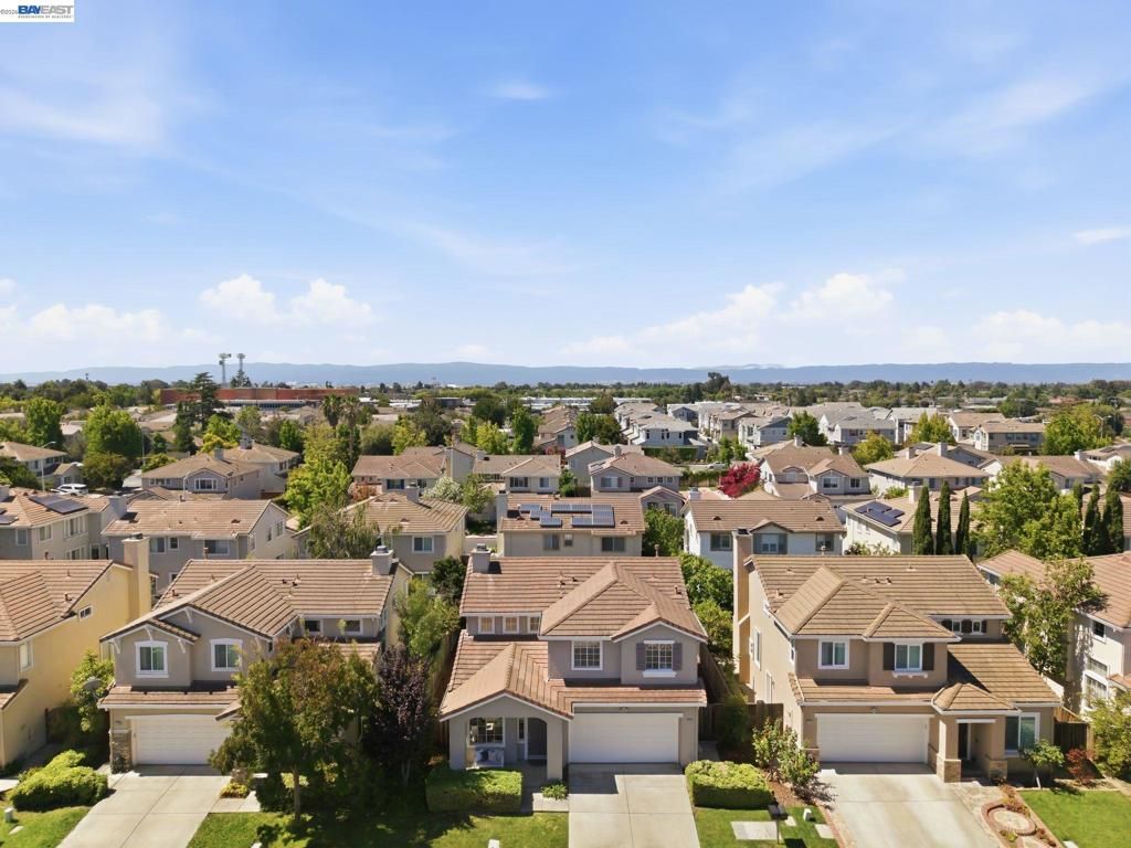Image 44 of property listing at 37341 Chinaberry Cmn, Fremont, CA 94536