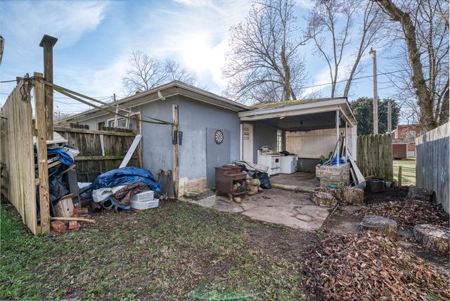 7 Marshall St, E, Sparta, TN 38583