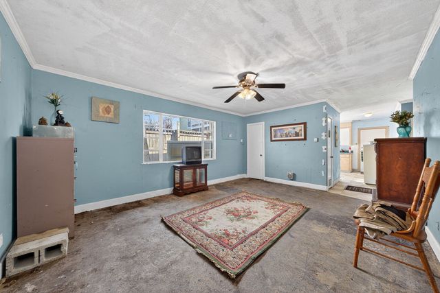 7 Marshall St, E, Sparta, TN 38583