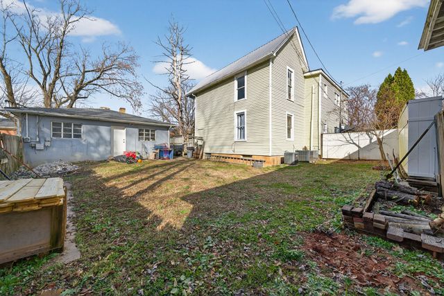 7 Marshall St, E, Sparta, TN 38583