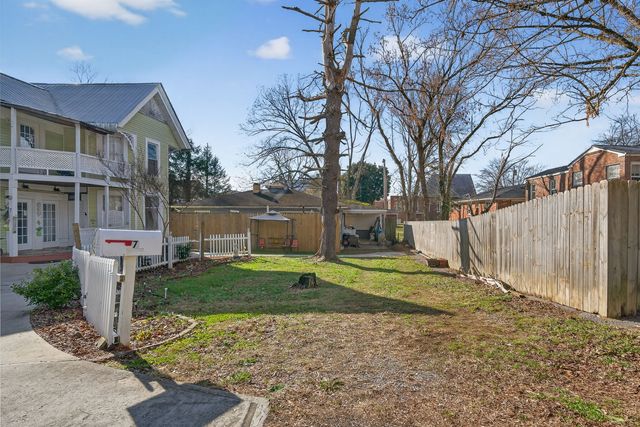 7 Marshall St, E, Sparta, TN 38583